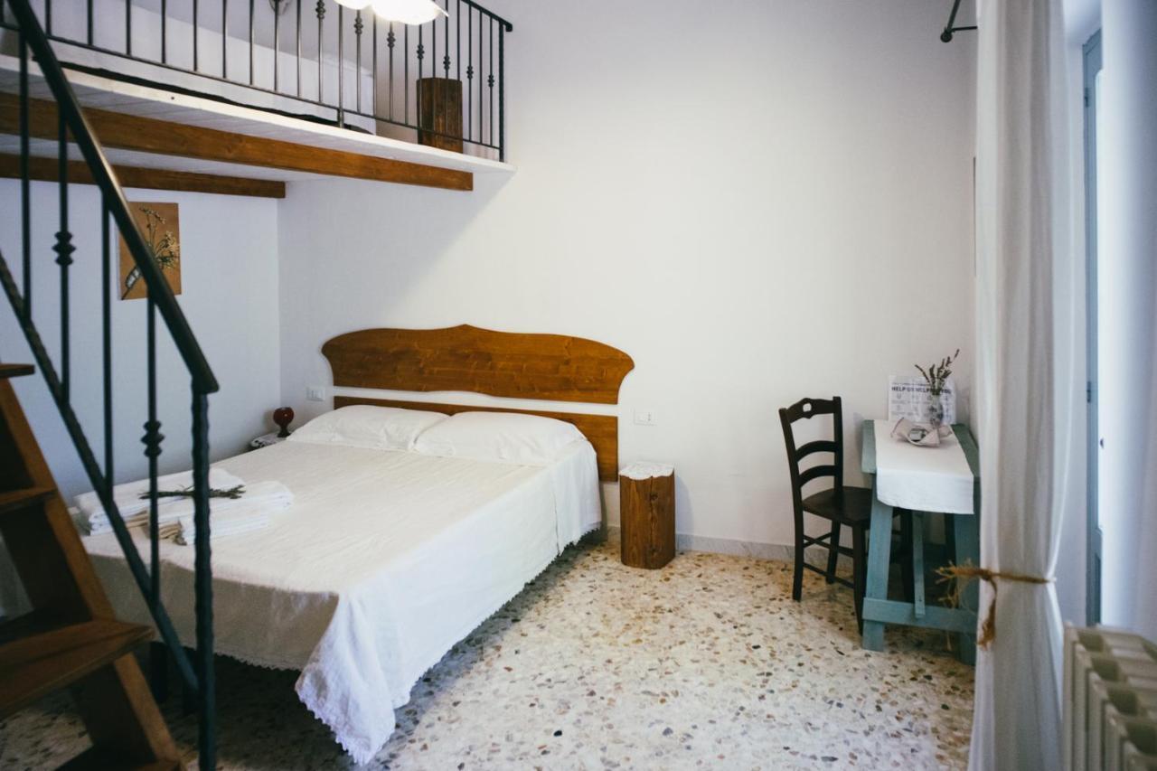 Il Melograno Bed & Breakfast Ceglie Messapica Bagian luar foto