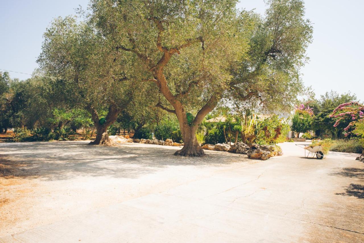 Il Melograno Bed & Breakfast Ceglie Messapica Bagian luar foto
